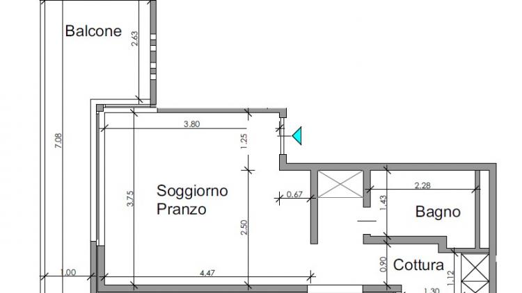 Spazioso monolocale ad angolo al 5° piano con cucina separata